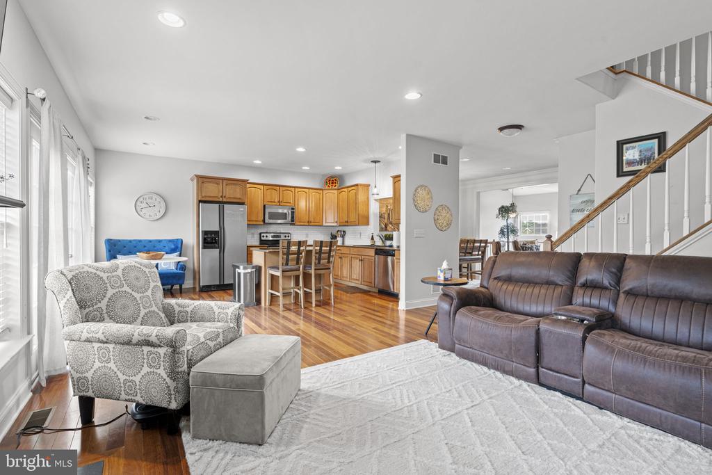 1913 Roxbury Ct