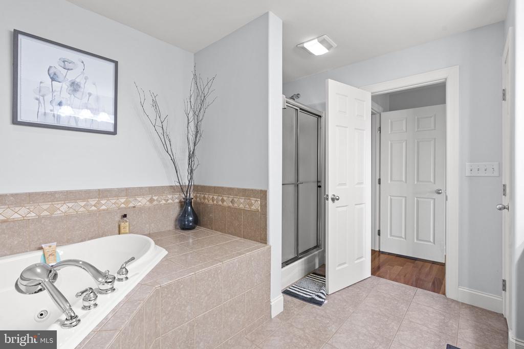 1913 Roxbury Ct