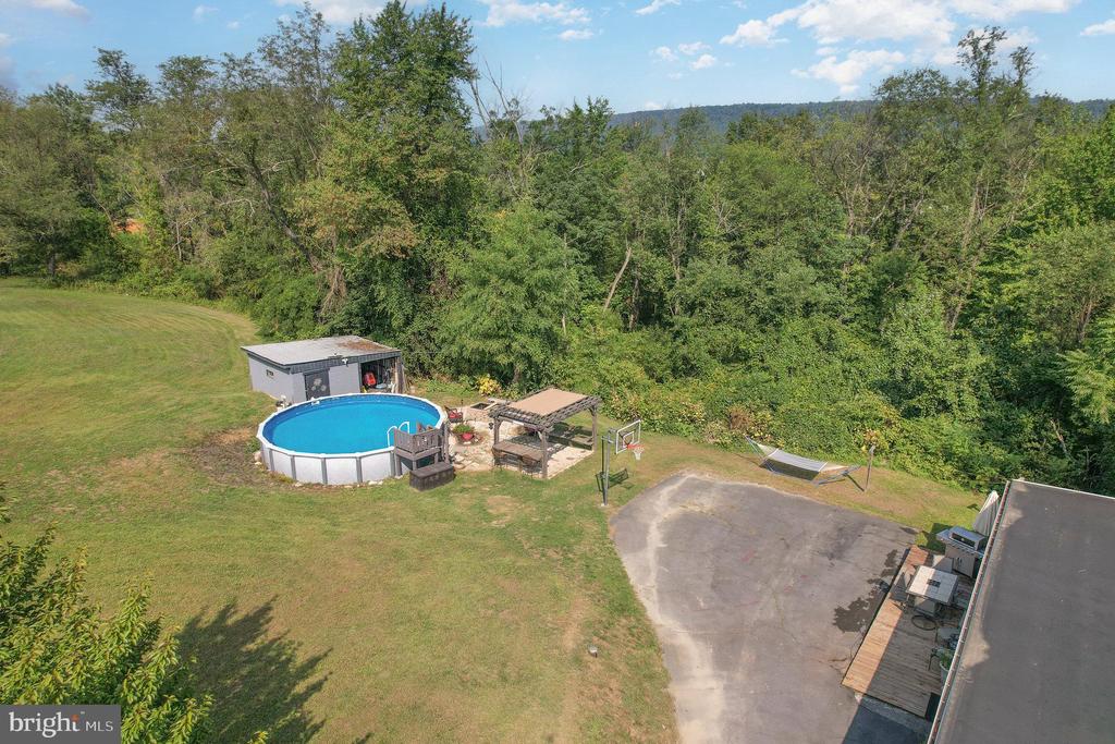 1885 Lambs Gap Rd