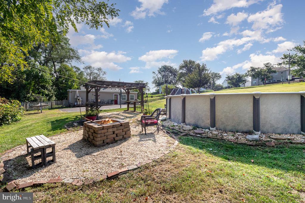 1885 Lambs Gap Rd