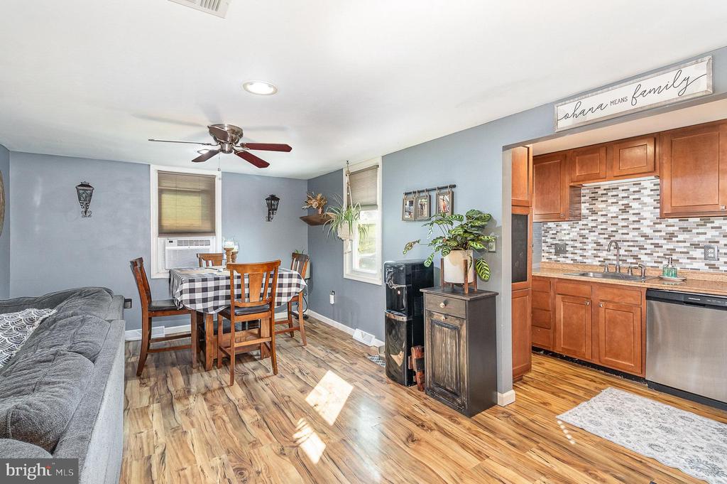 1885 Lambs Gap Rd