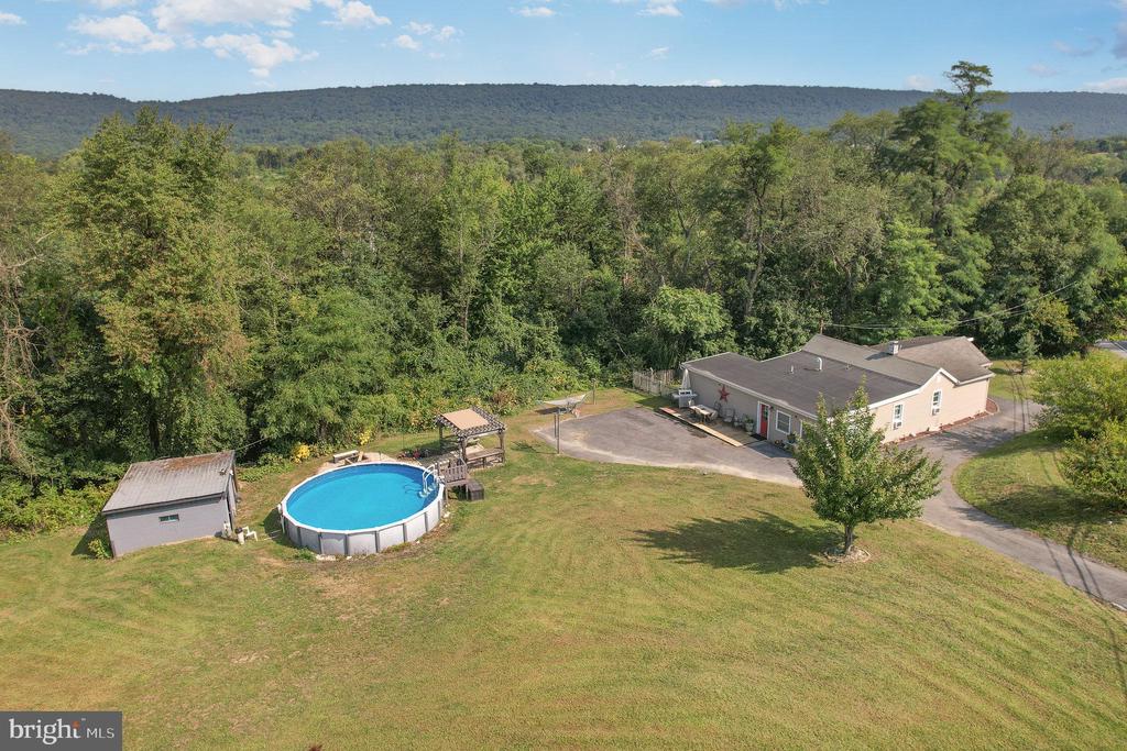 1885 Lambs Gap Rd