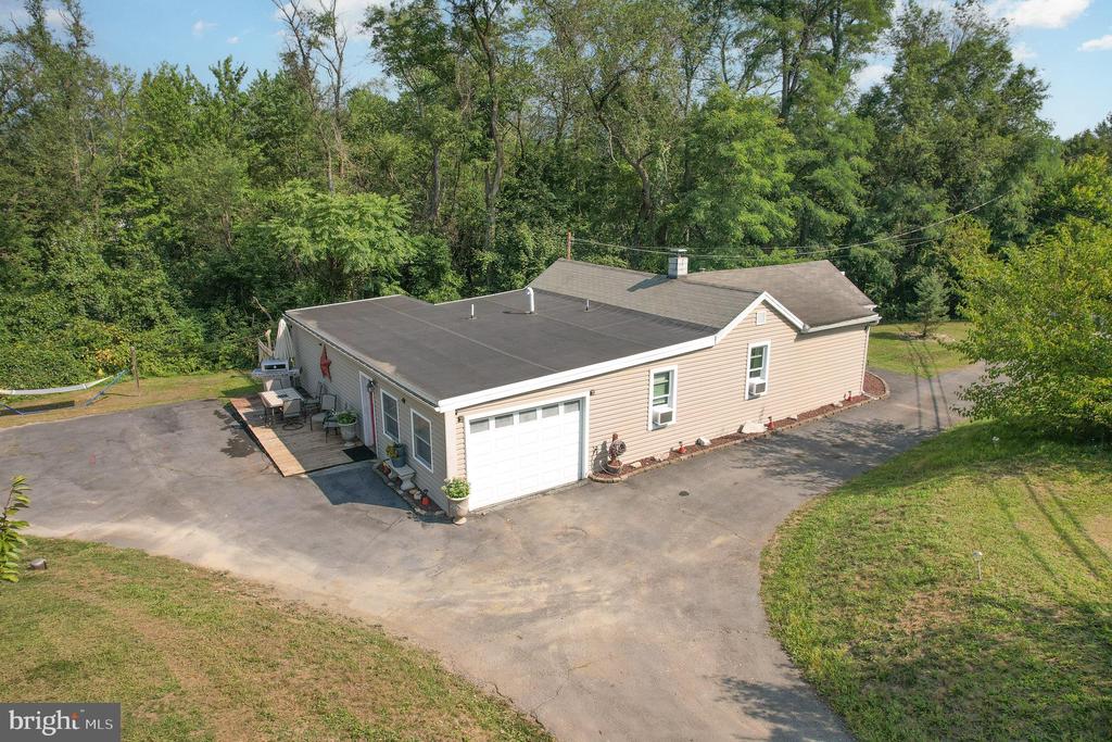 1885 Lambs Gap Rd