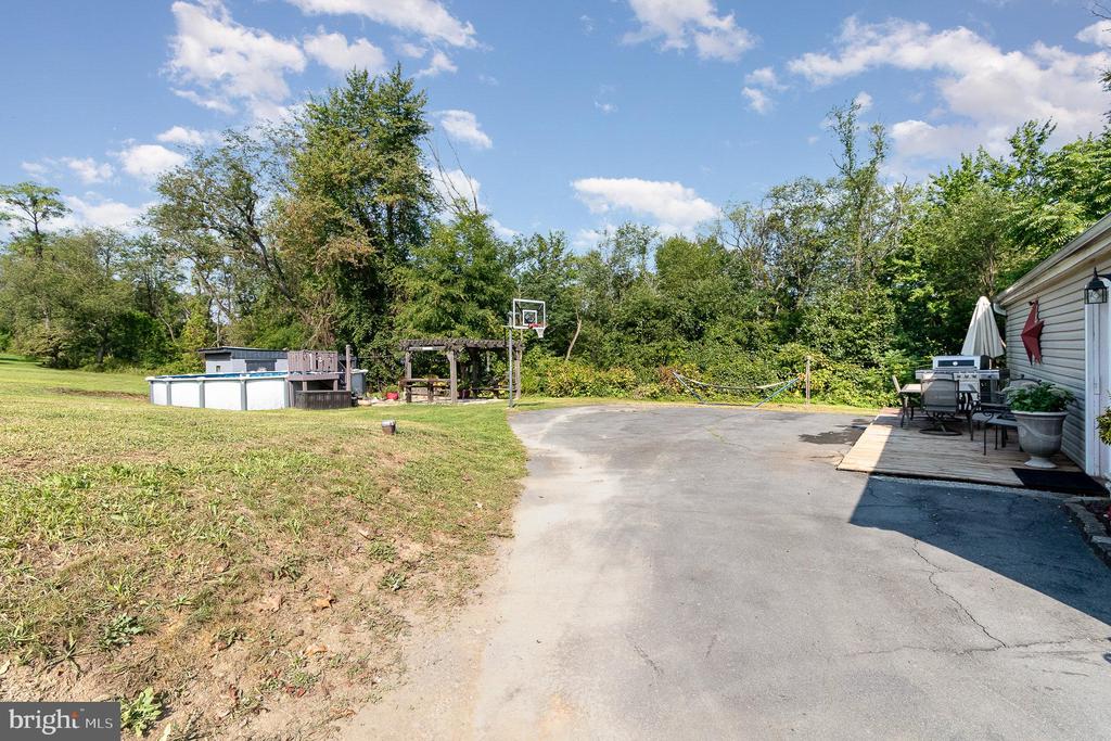 1885 Lambs Gap Rd