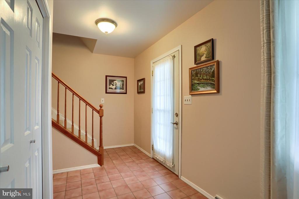 8 Bayberry Ct