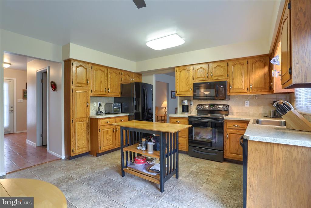 8 Bayberry Ct