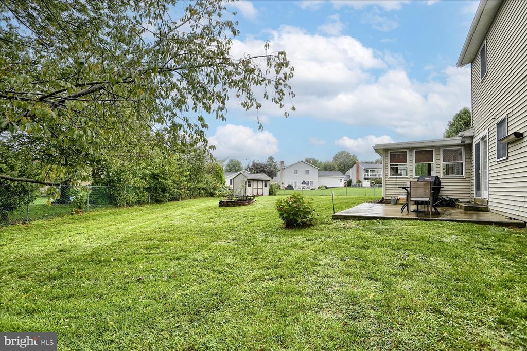 8 Bayberry Ct
