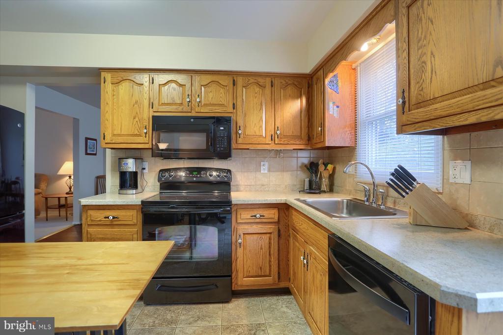 8 Bayberry Ct