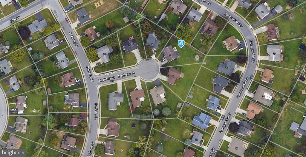8 Bayberry Ct