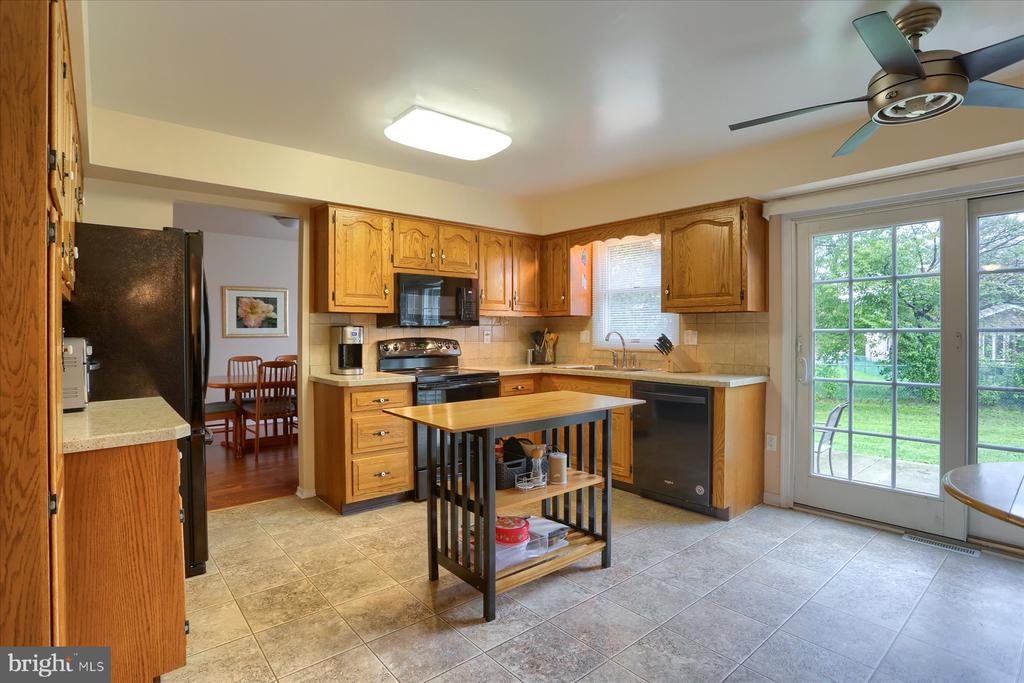 8 Bayberry Ct