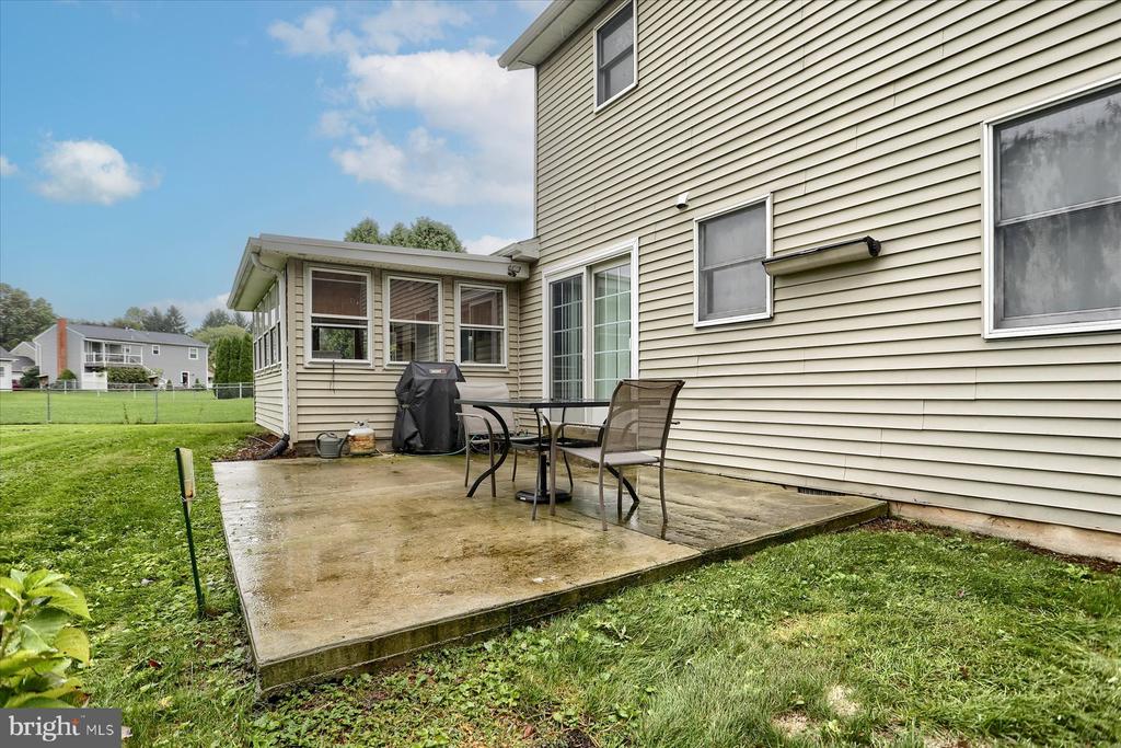8 Bayberry Ct