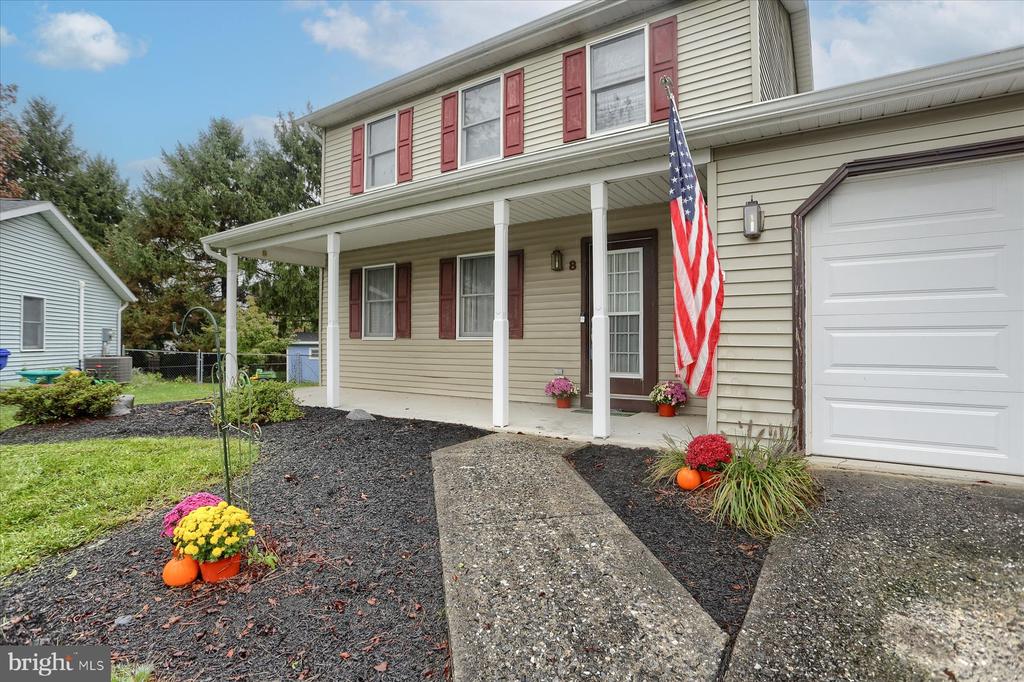 8 Bayberry Ct