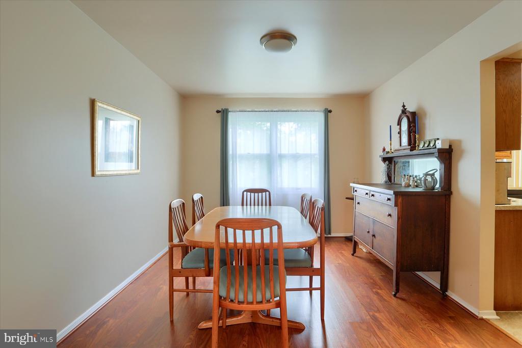 8 Bayberry Ct