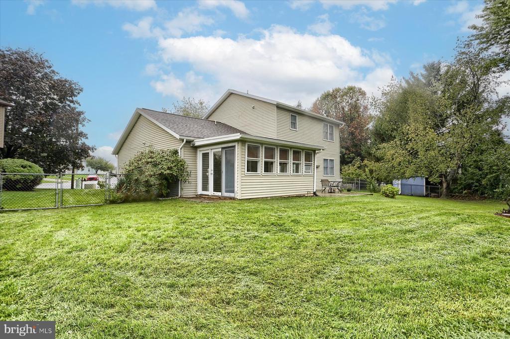 8 Bayberry Ct