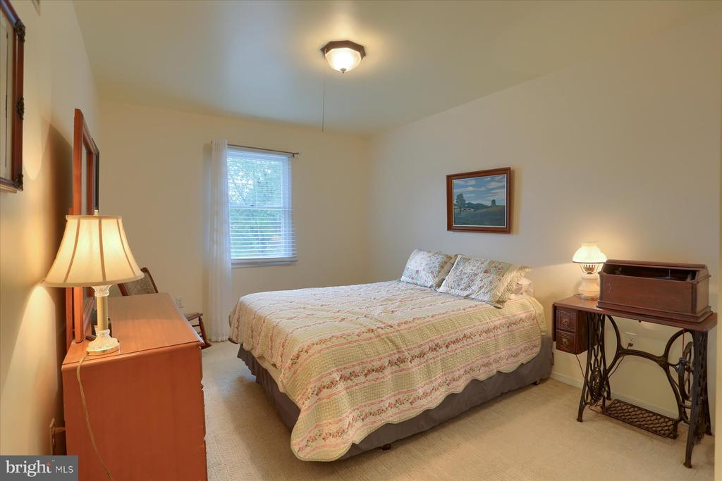8 Bayberry Ct