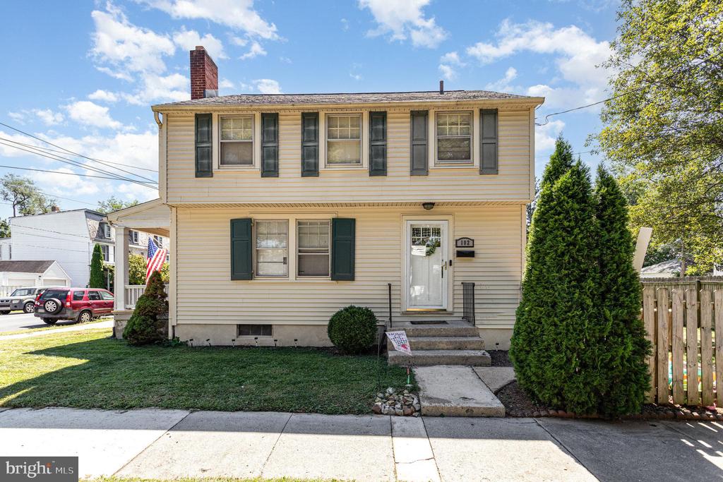 102 W WILLOW STREET