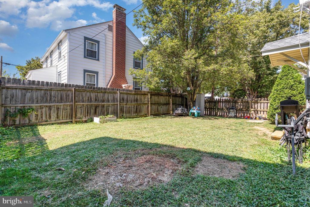 102 W WILLOW STREET