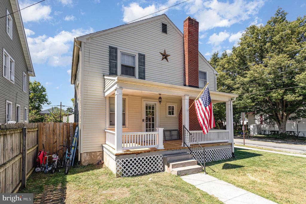 102 W WILLOW STREET