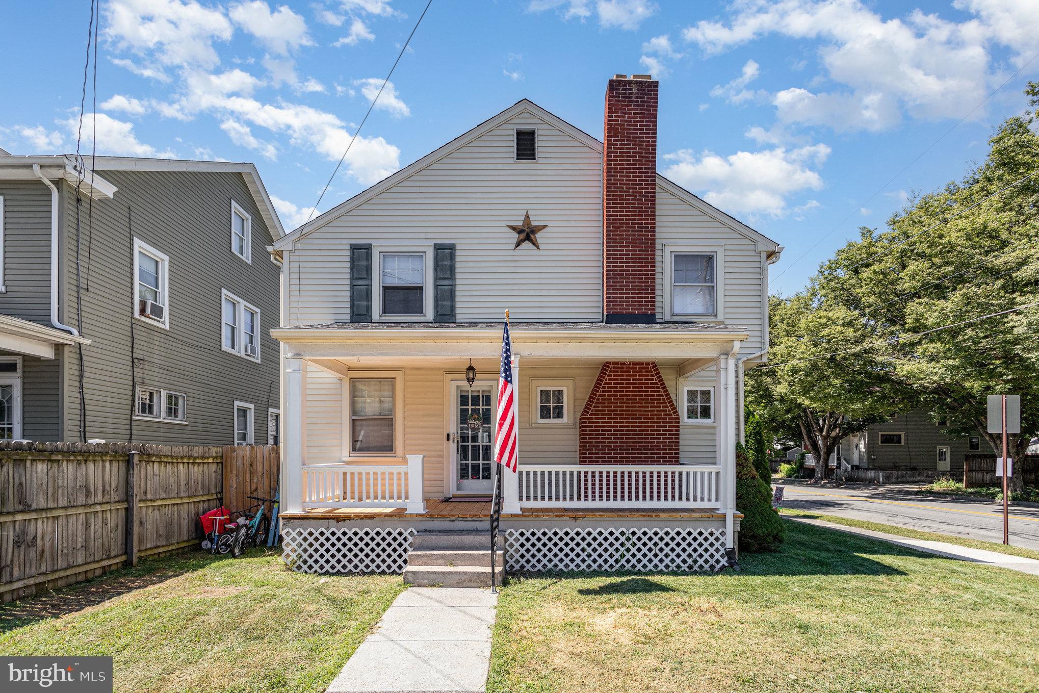 102 W WILLOW STREET