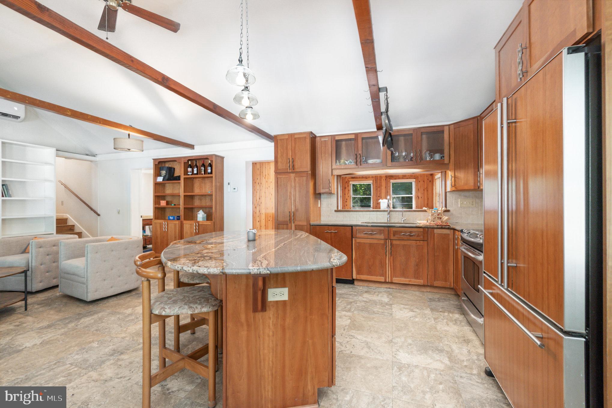 425 425 CRISWELL DRIVE