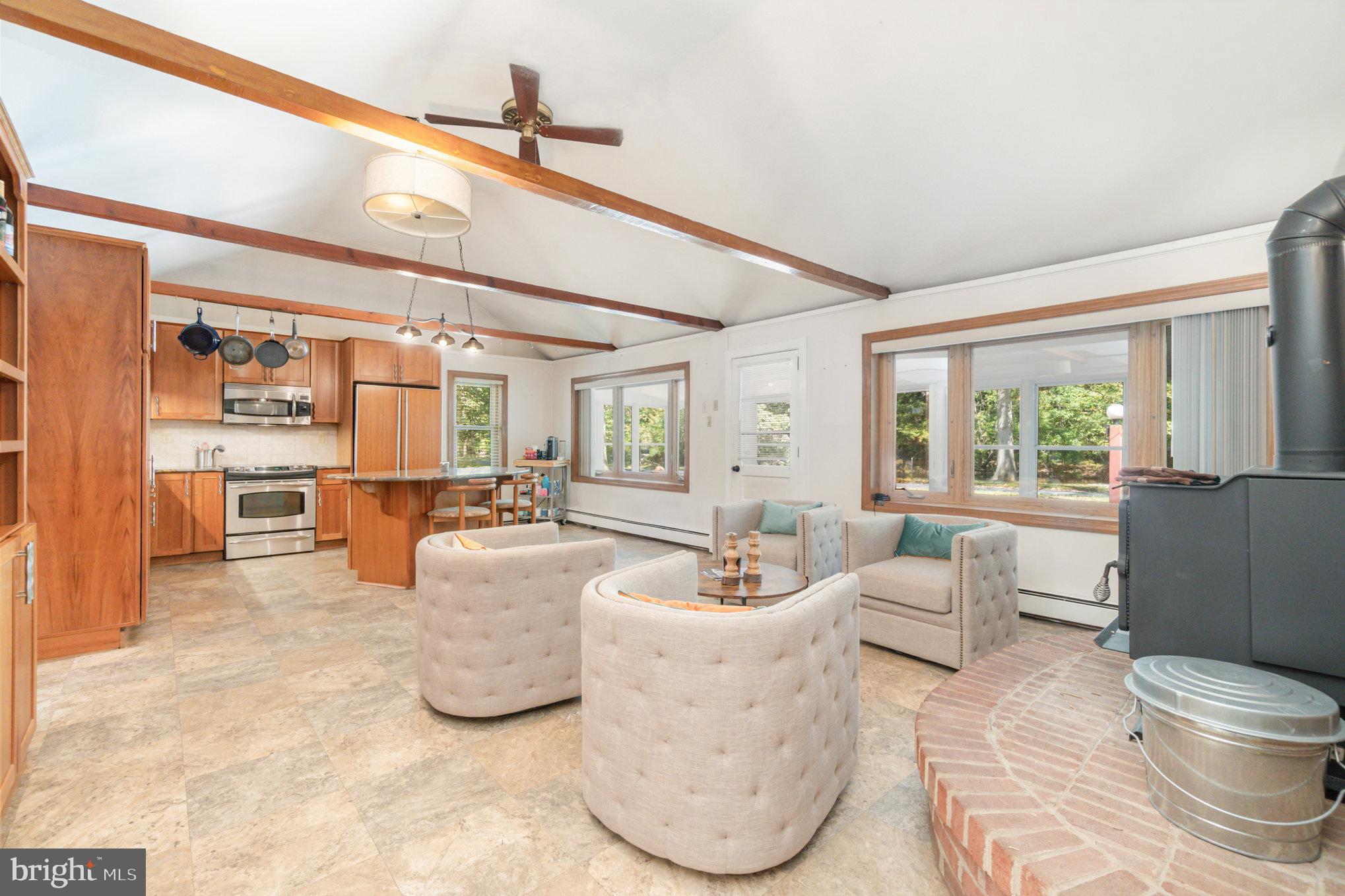 425 425 CRISWELL DRIVE