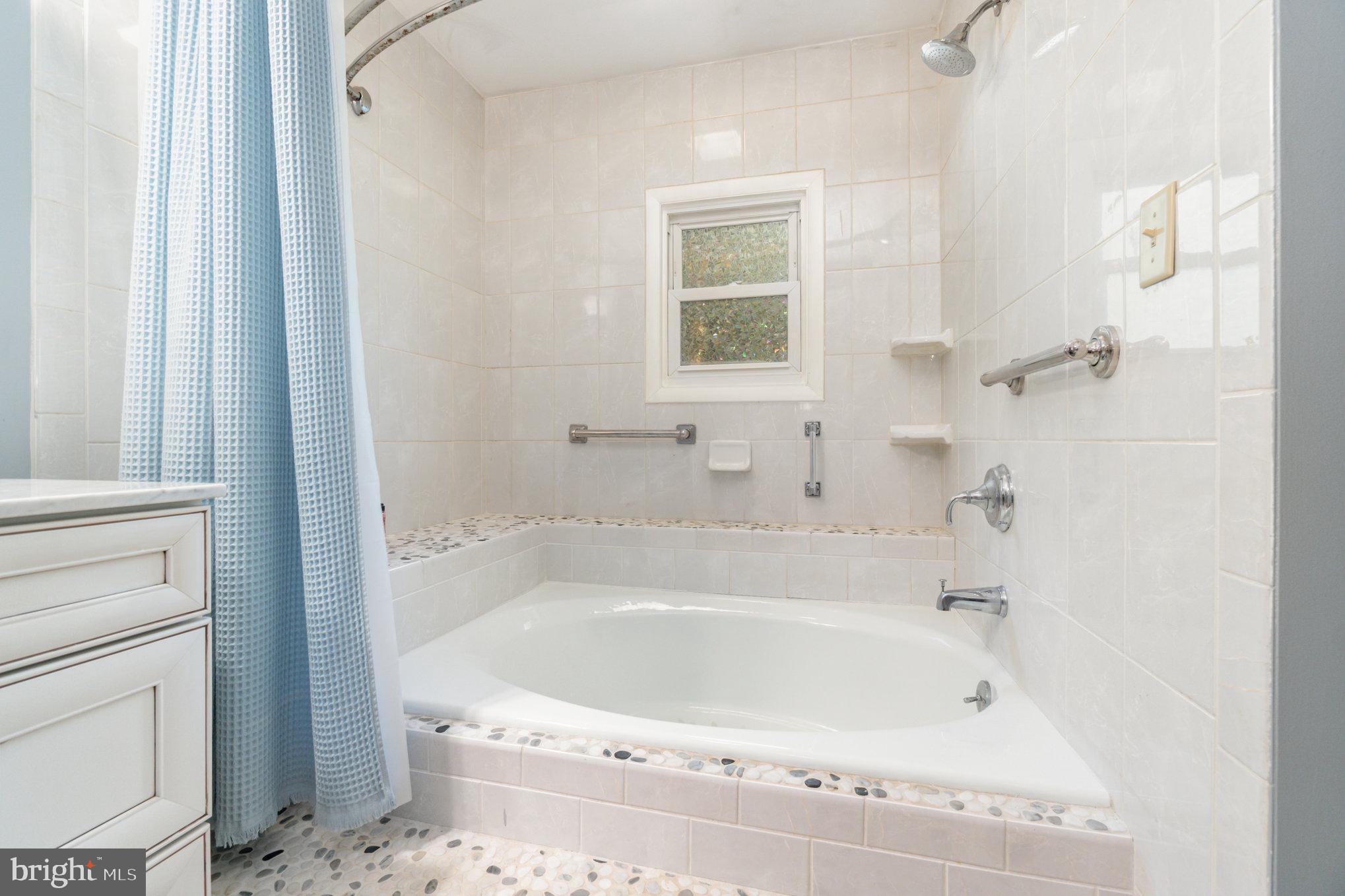 425 425 CRISWELL DRIVE