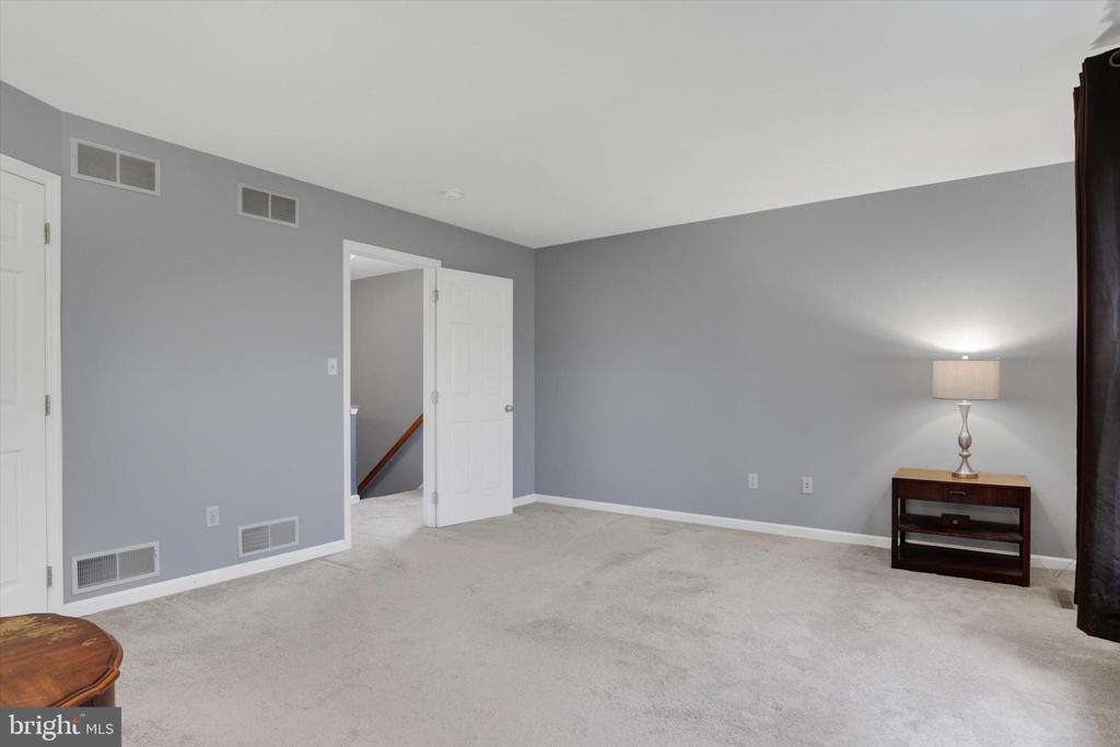 39 KEEFER WAY