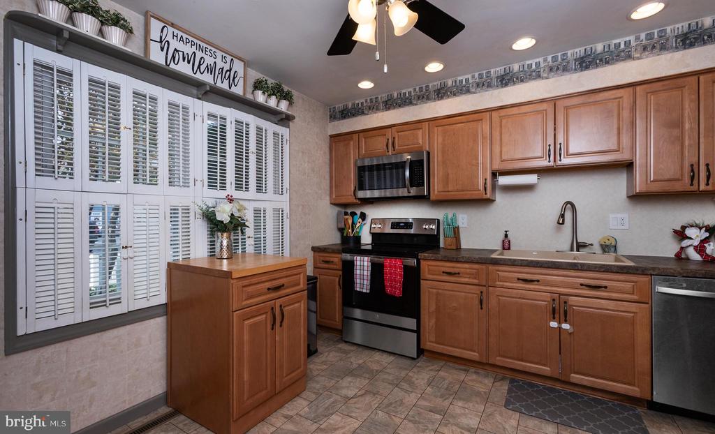 135 W VINE STREET