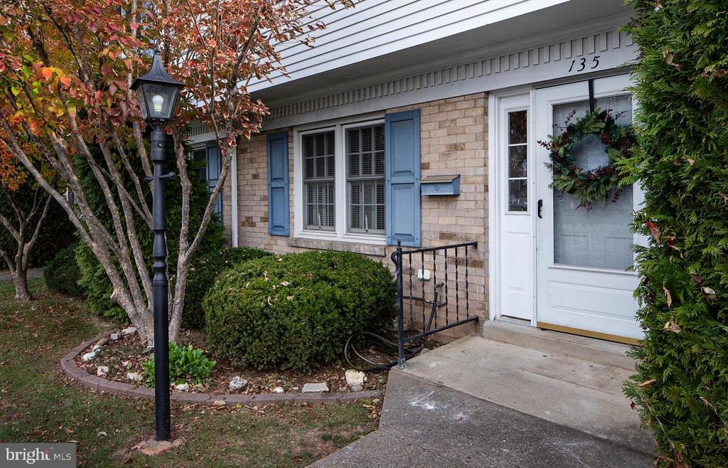 135 W VINE STREET