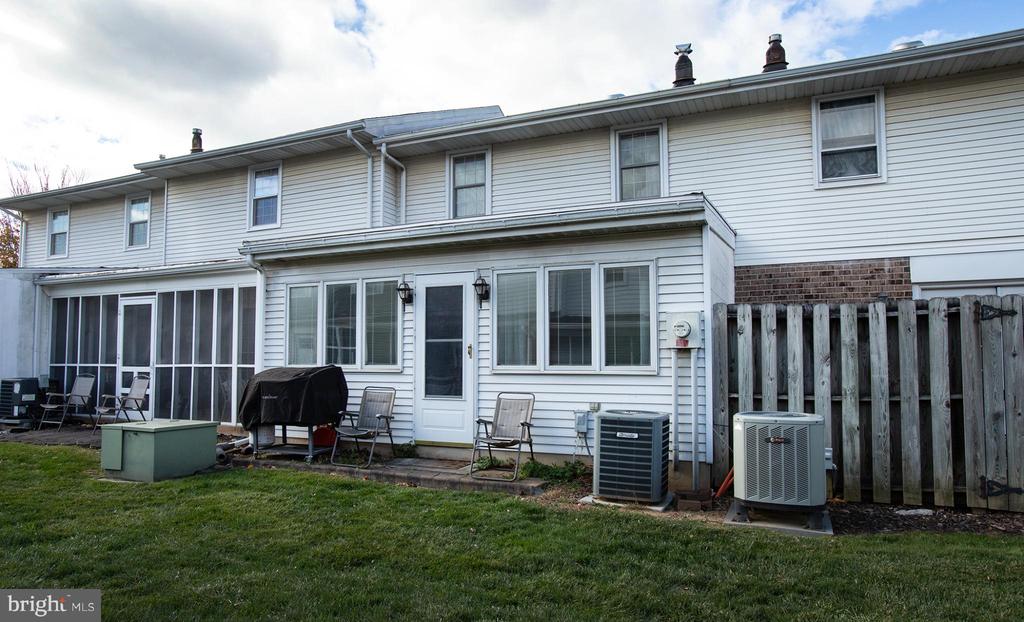 135 W VINE STREET
