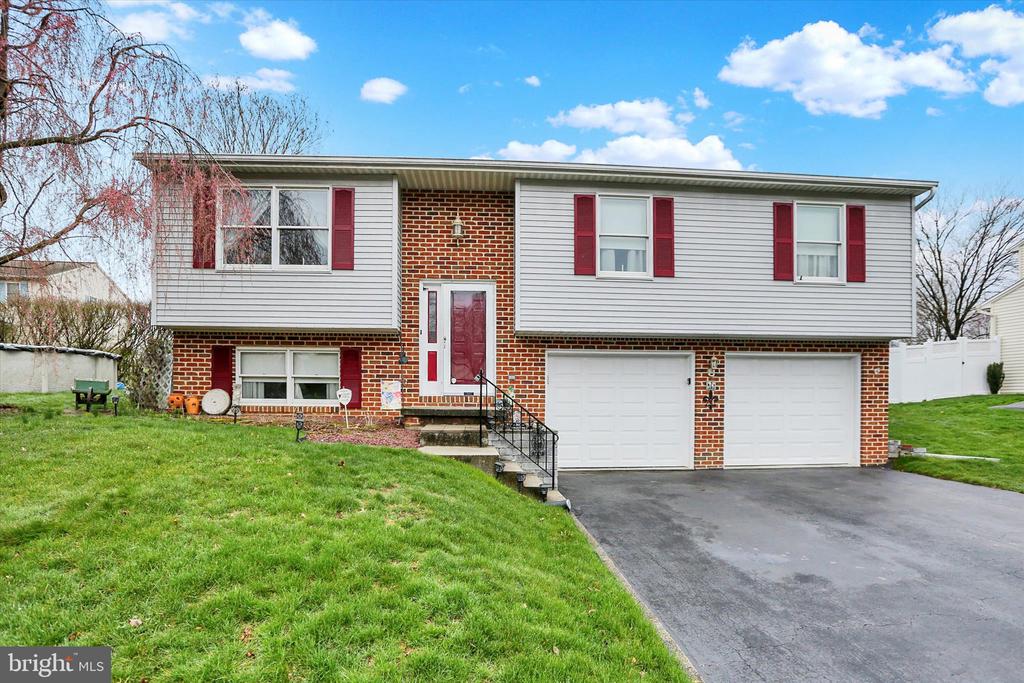 65 PINE RIDGE CIRCLE