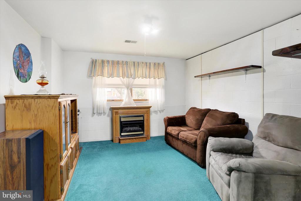 65 PINE RIDGE CIRCLE