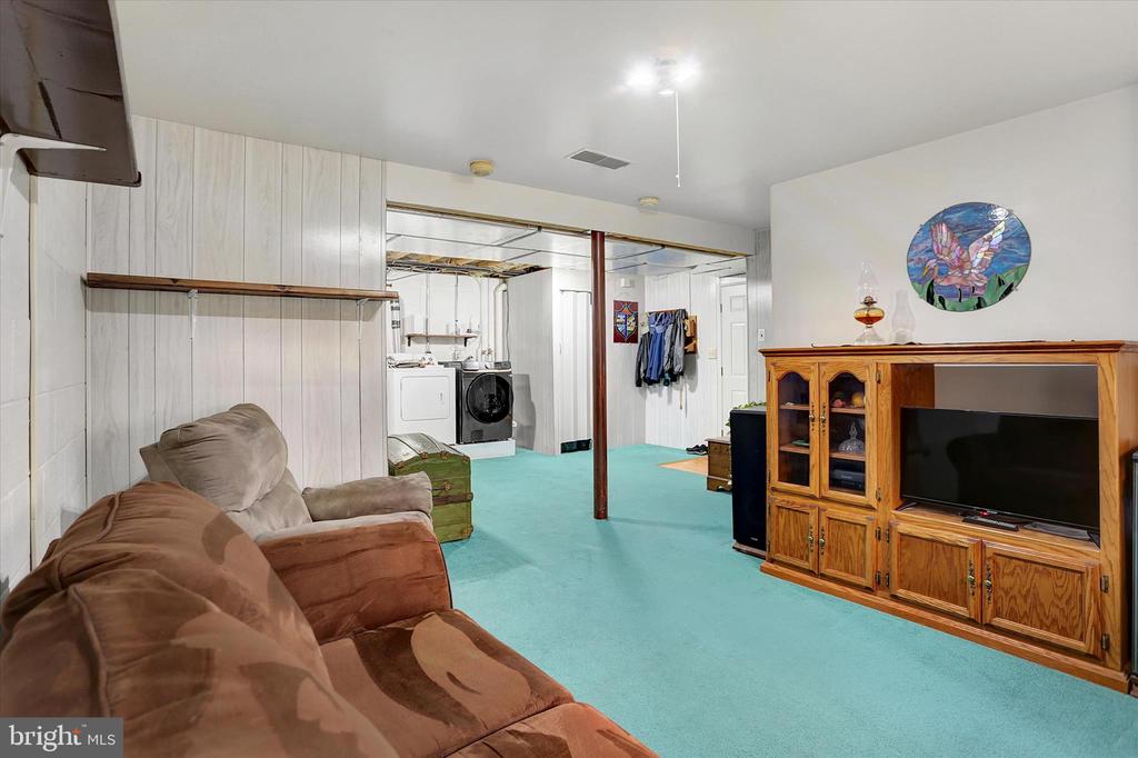 65 PINE RIDGE CIRCLE