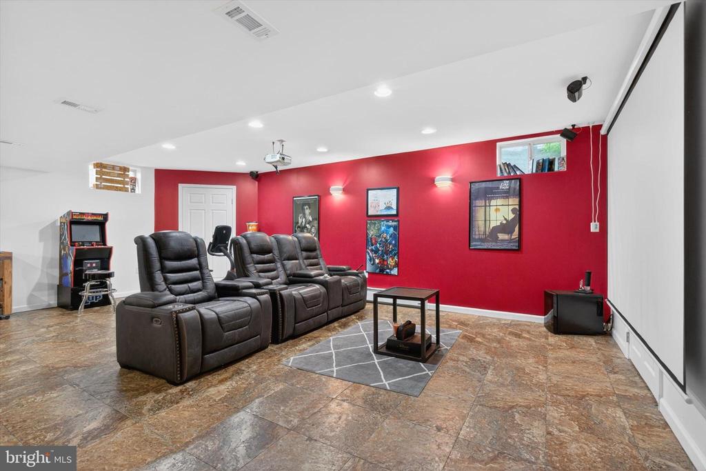 1126 CROSS CREEK DRIVE