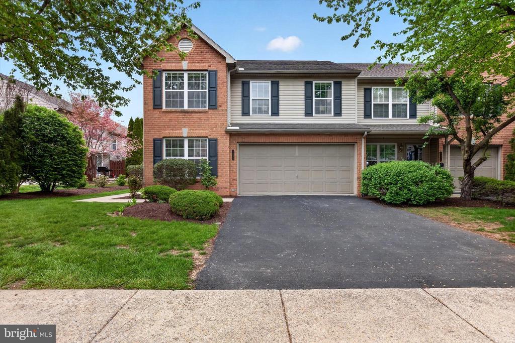 1126 CROSS CREEK DRIVE