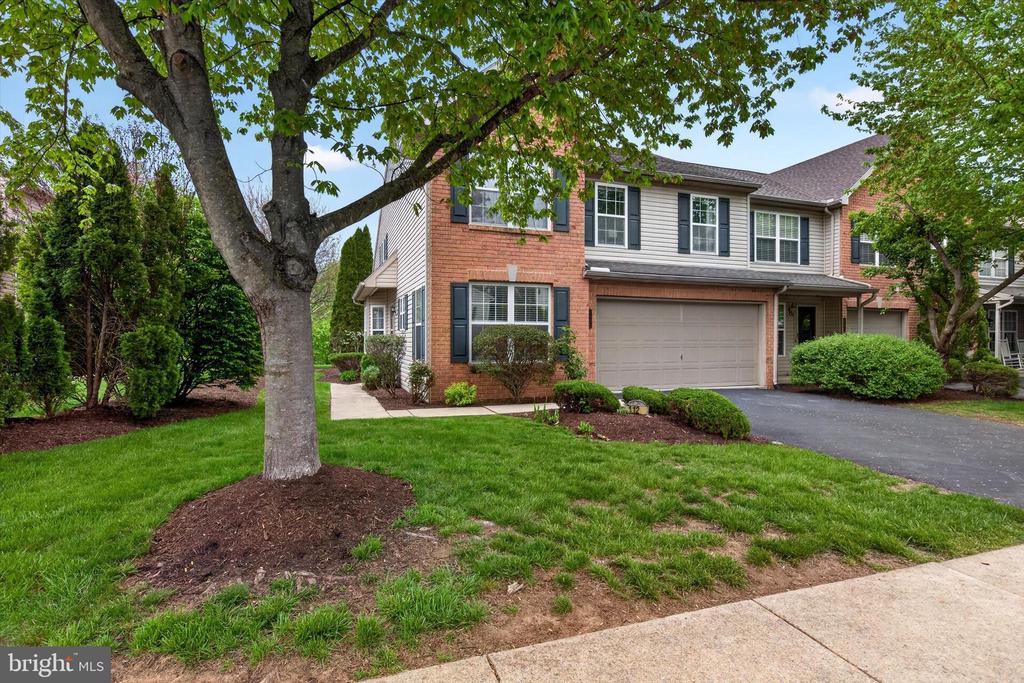 1126 CROSS CREEK DRIVE