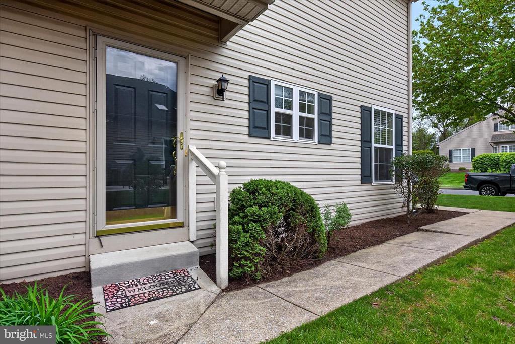 1126 CROSS CREEK DRIVE