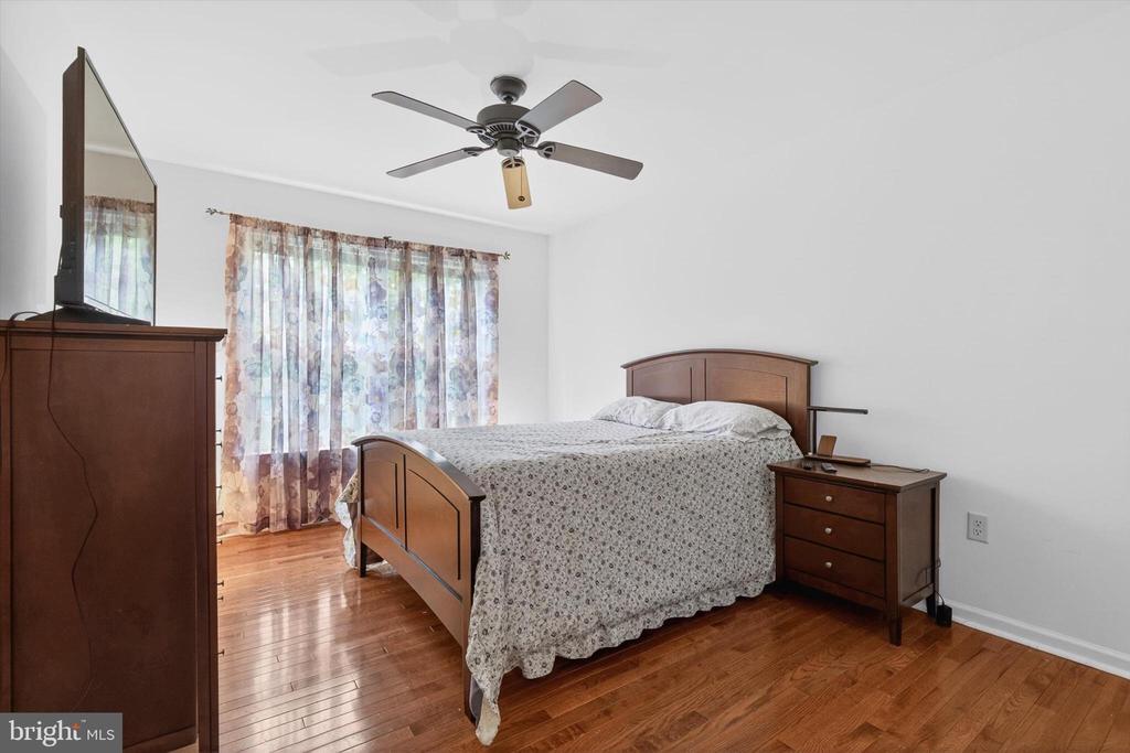 1126 CROSS CREEK DRIVE