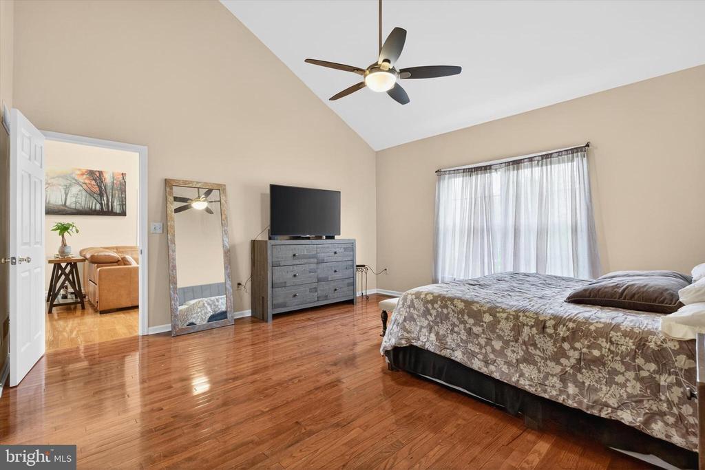 1126 CROSS CREEK DRIVE