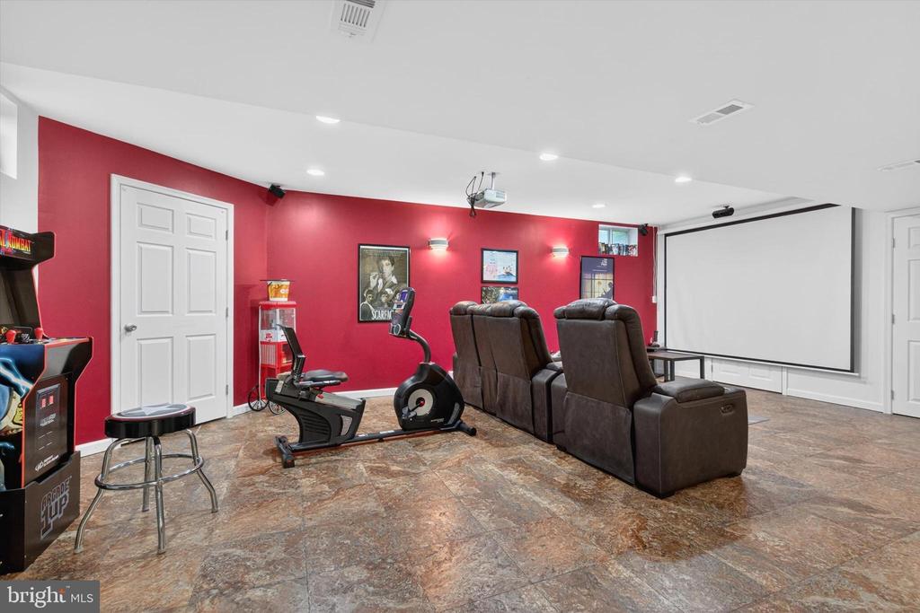 1126 CROSS CREEK DRIVE