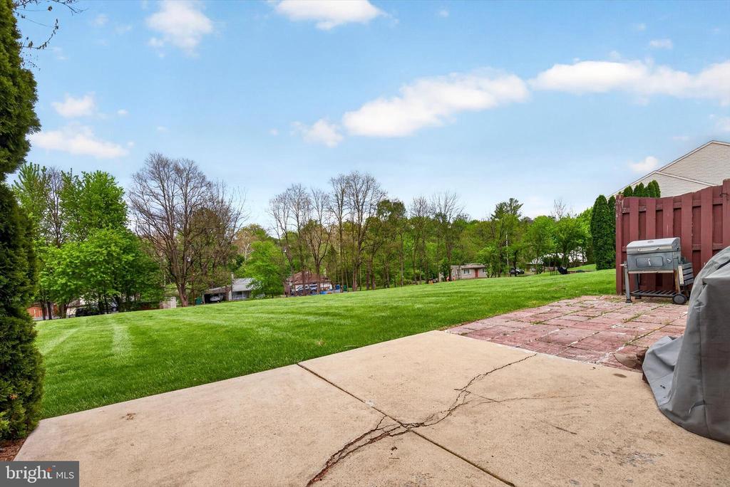 1126 CROSS CREEK DRIVE