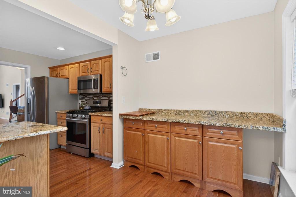 1126 CROSS CREEK DRIVE