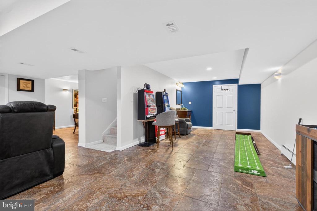 1126 CROSS CREEK DRIVE