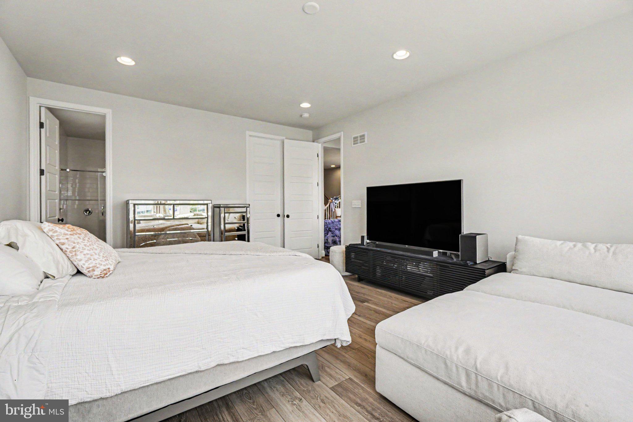1318 REVIVAL DRIVE