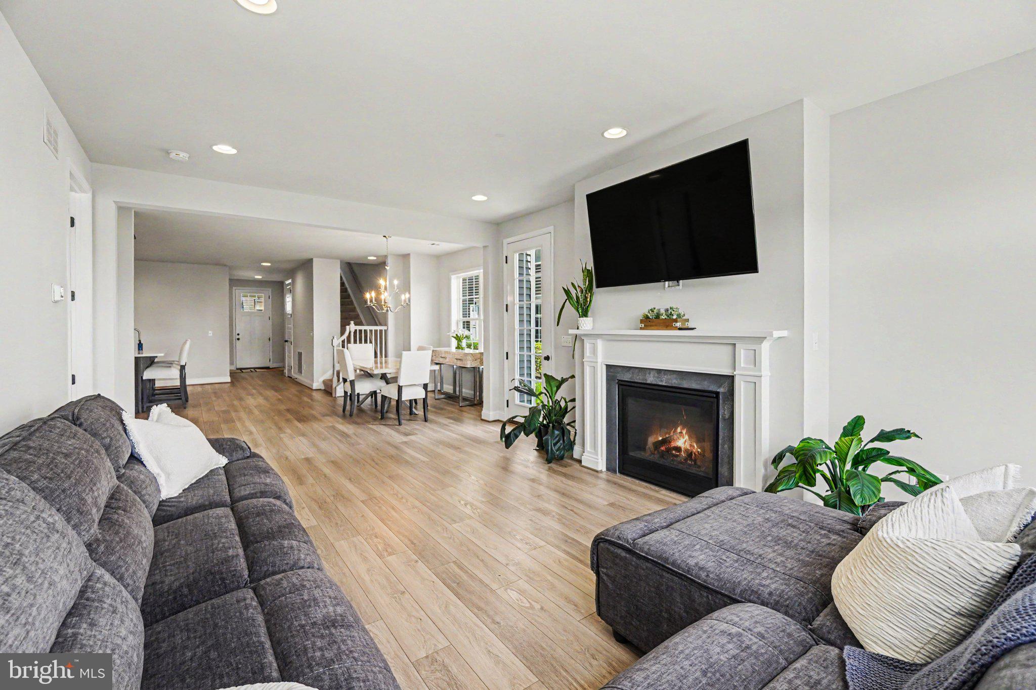 1318 REVIVAL DRIVE