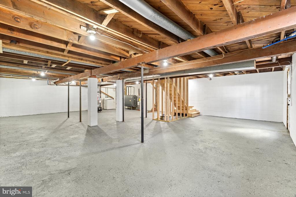 526 W CUMBERLAND ROAD