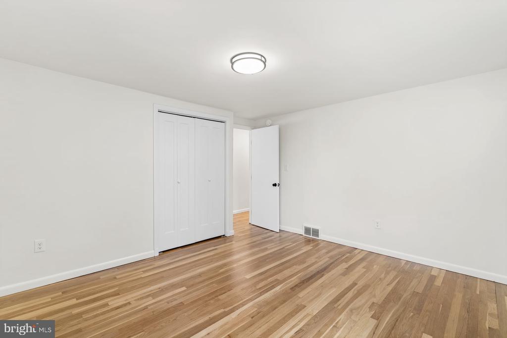 526 W CUMBERLAND ROAD