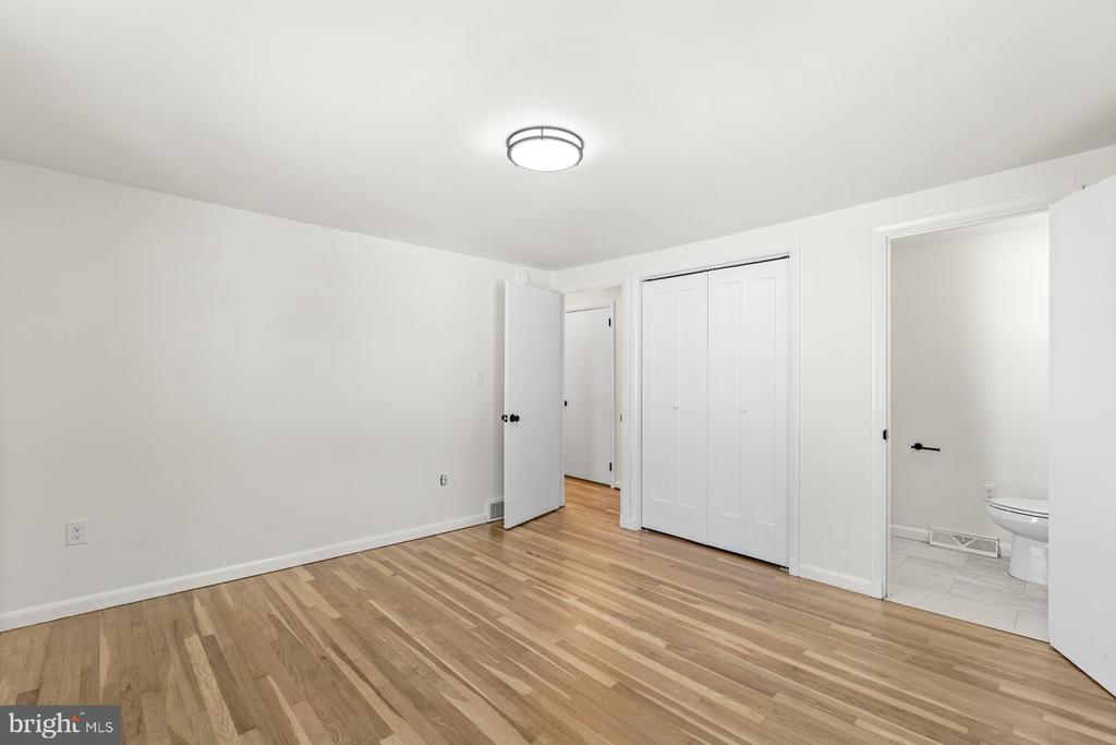 526 W CUMBERLAND ROAD