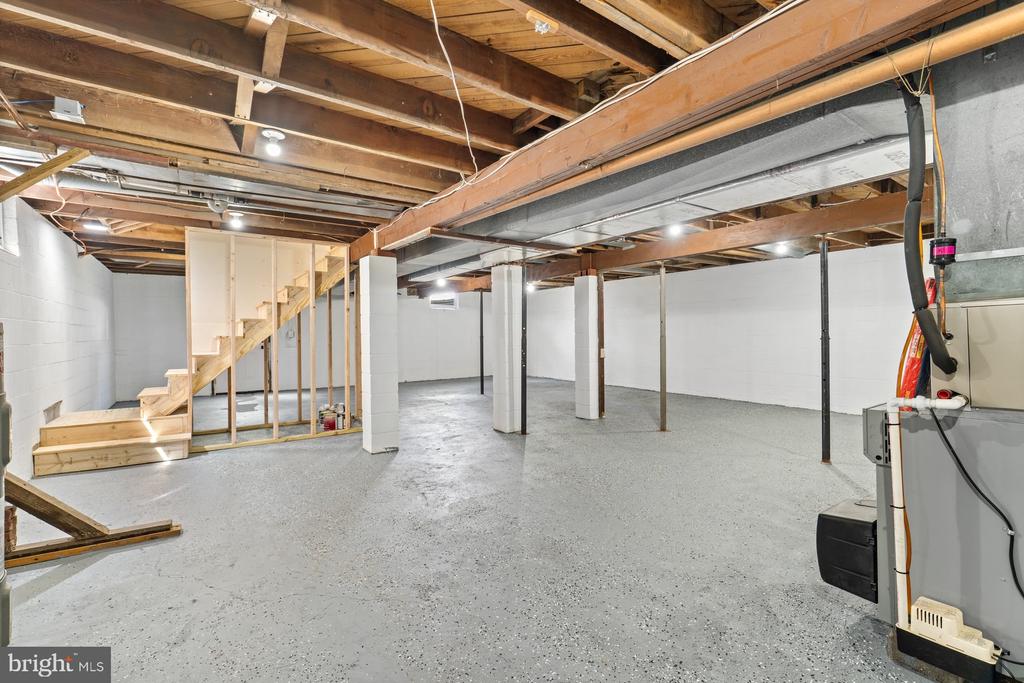 526 W CUMBERLAND ROAD