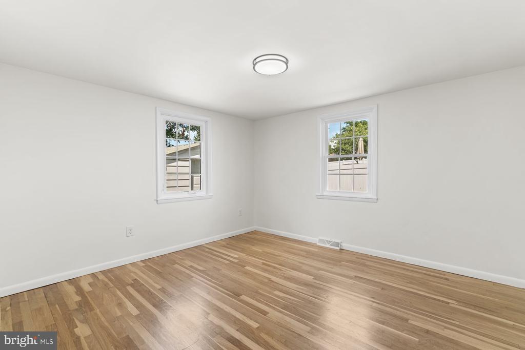 526 W CUMBERLAND ROAD